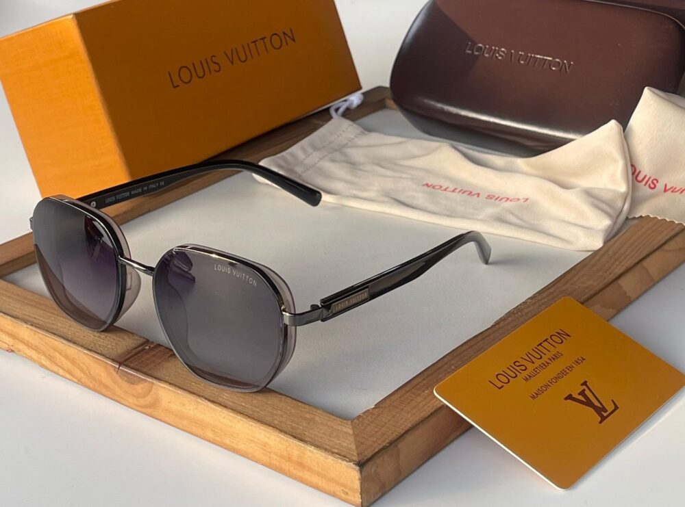 *LOUIS VUITTON SUNGLASSESS*

*UNISEX MODEL* - Image 2