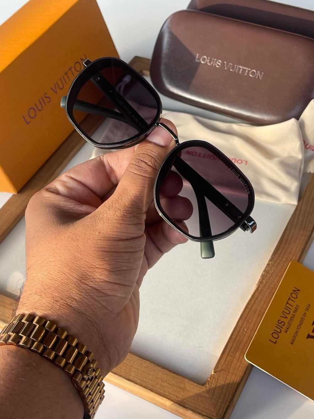 *LOUIS VUITTON SUNGLASSESS*

*UNISEX MODEL* - Image 9