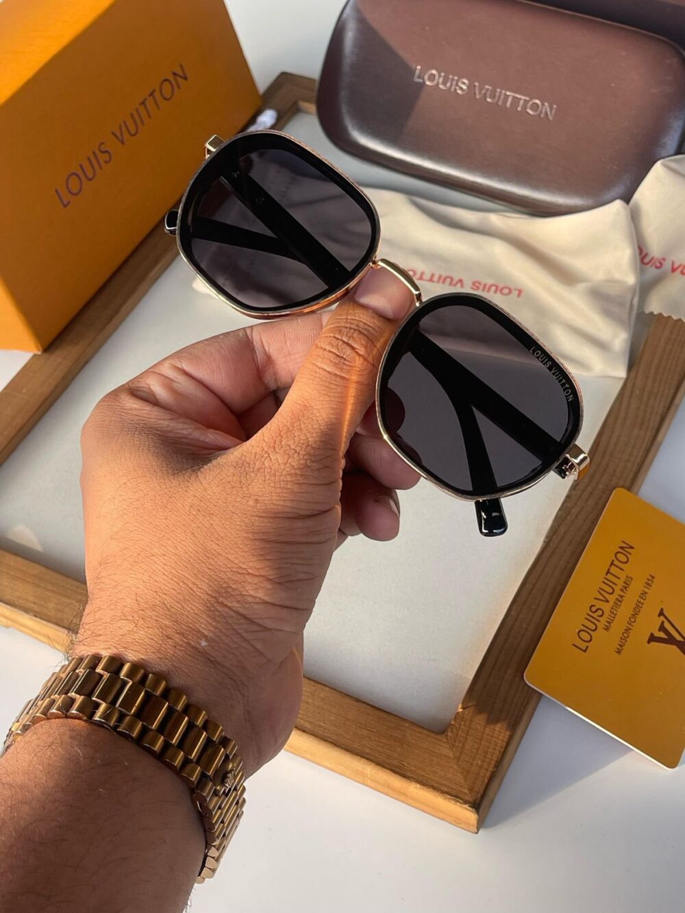 *LOUIS VUITTON SUNGLASSESS*

*UNISEX MODEL* - Image 4