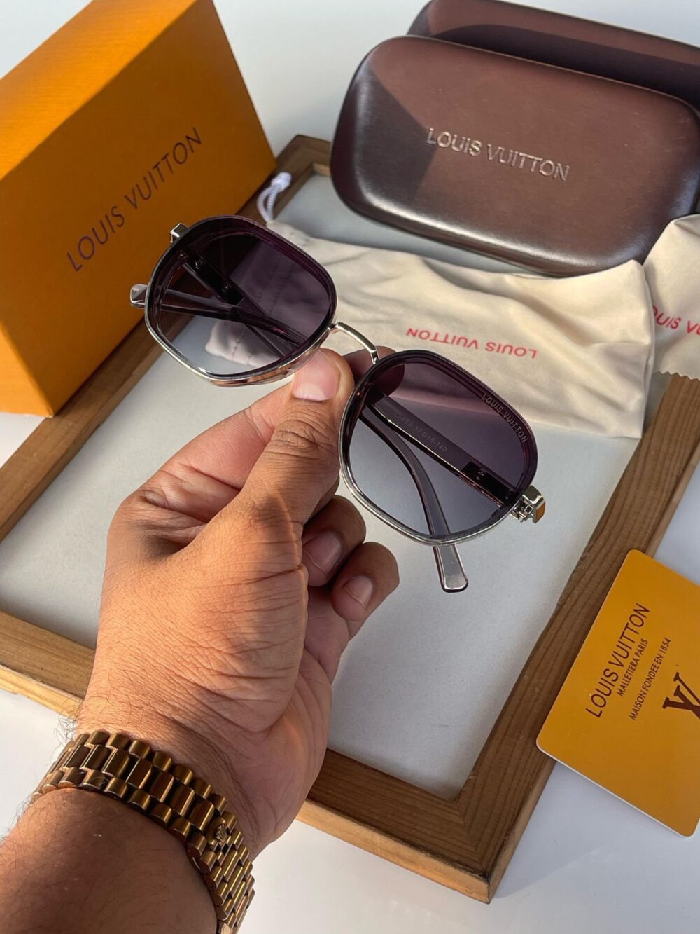 *LOUIS VUITTON SUNGLASSESS*

*UNISEX MODEL* - Image 13