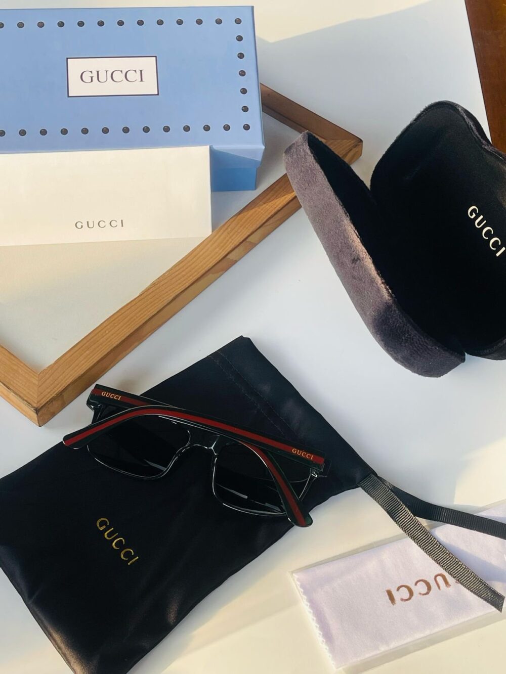 *GUCCI-SUNGLASSESS*

*UNISEX MODEL*
*LENS QUALITY POLARIZED* - Image 3