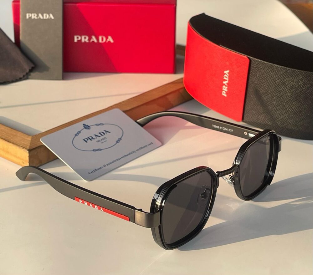 *PRADA SUNGLASSESS*

*UNISEX MODEL*
