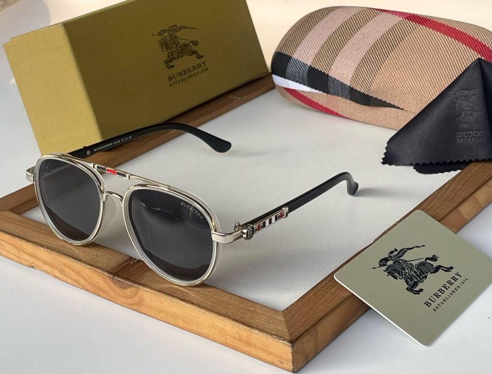 *BURBERRY SUNGLASSESS*

*UNISEX MODEL* - Image 4