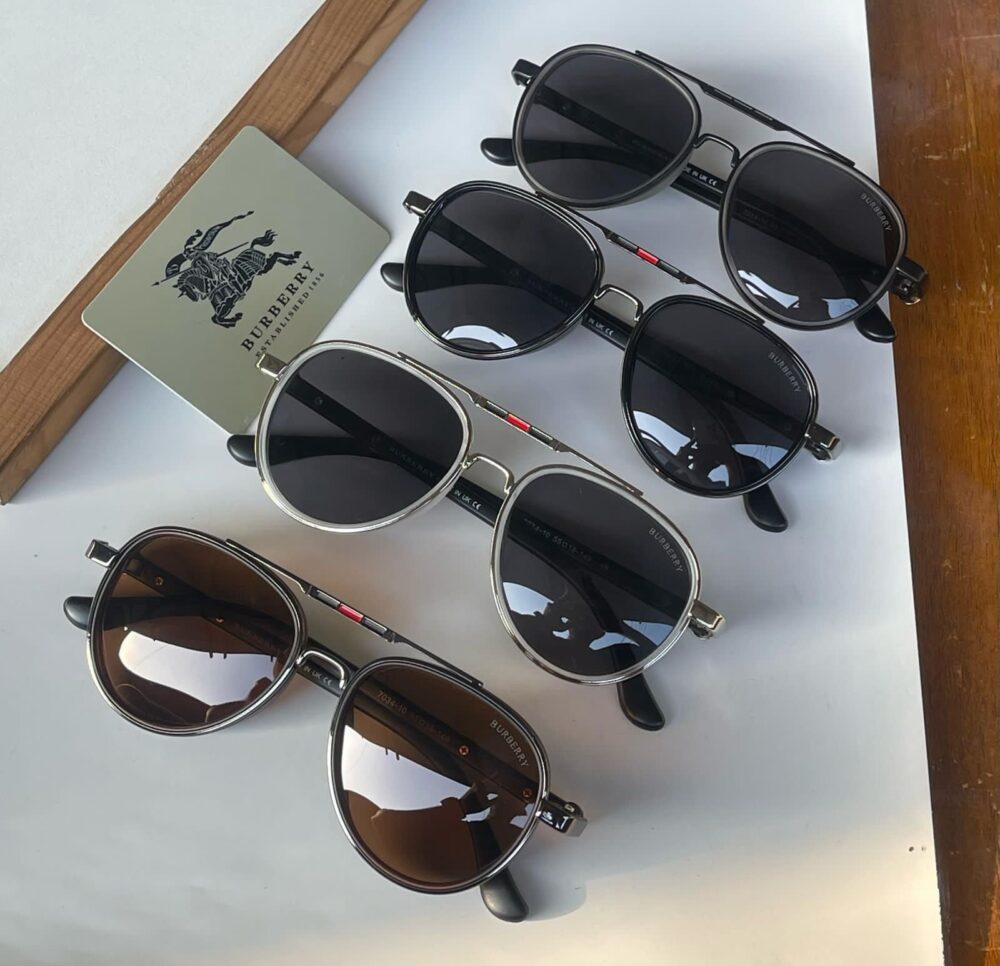 *BURBERRY SUNGLASSESS*

*UNISEX MODEL*