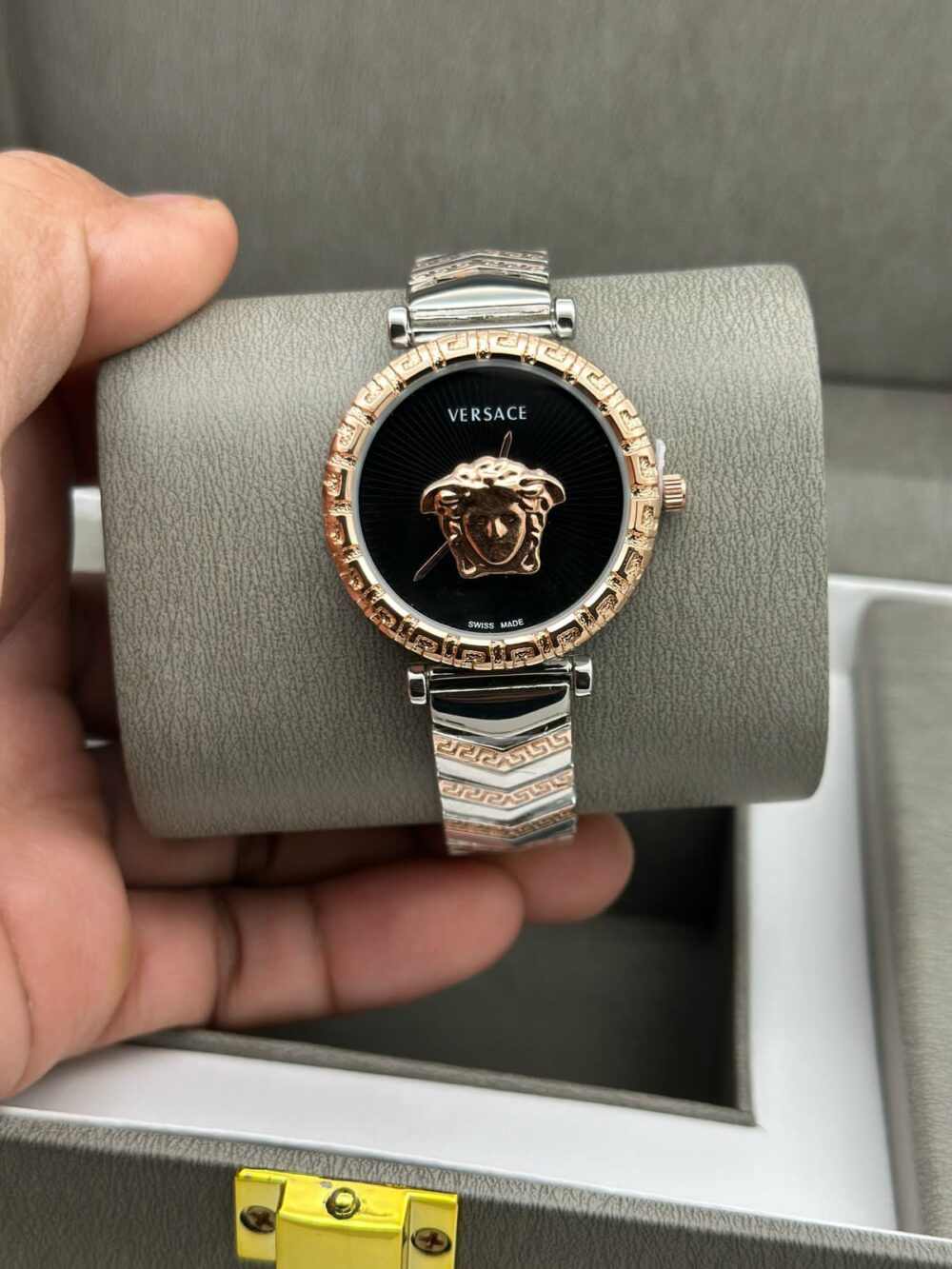 VERSACE 
LADIES WATCH