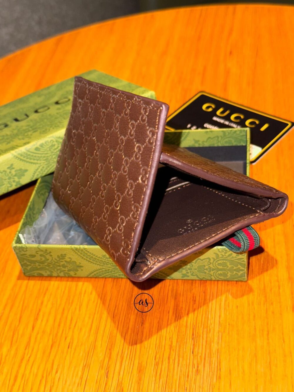 *• GUCCI  3-FOLD  WALLET •*  🎖

*GUCCI  EMBOSSED  WALLETS* ✌️ - Image 2